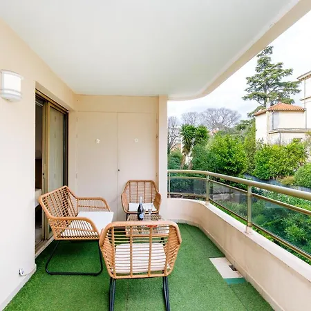 Select Yourhosthelper Cannes