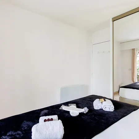 Select Yourhosthelper Апартаменты *