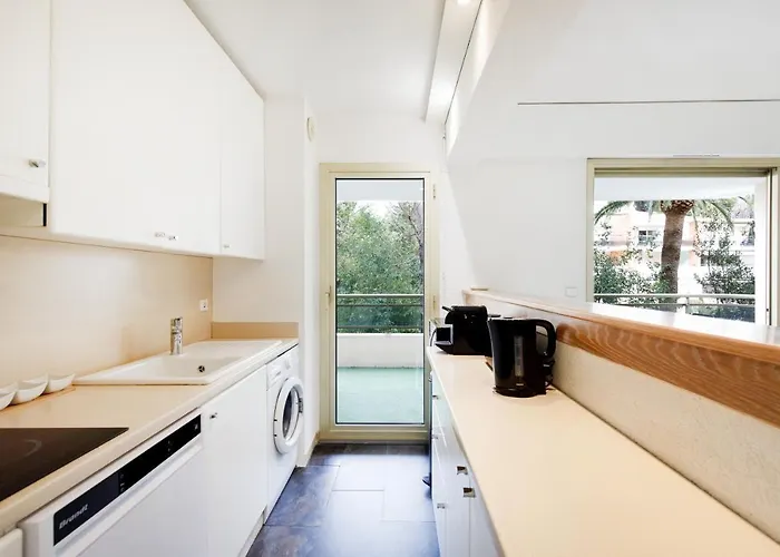 Select Yourhosthelper Apartman Cannes