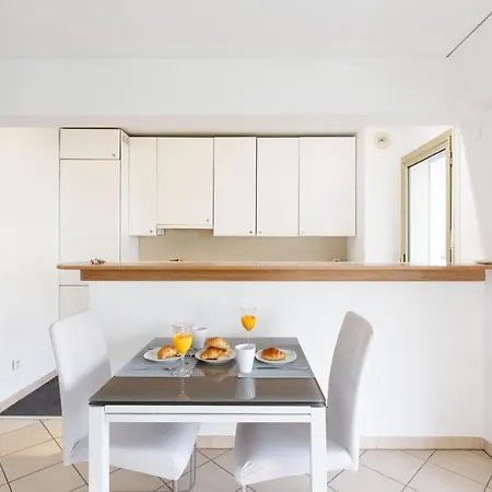 Daire Select Yourhosthelper *