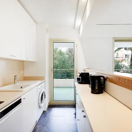 Select Yourhosthelper Daire Cannes